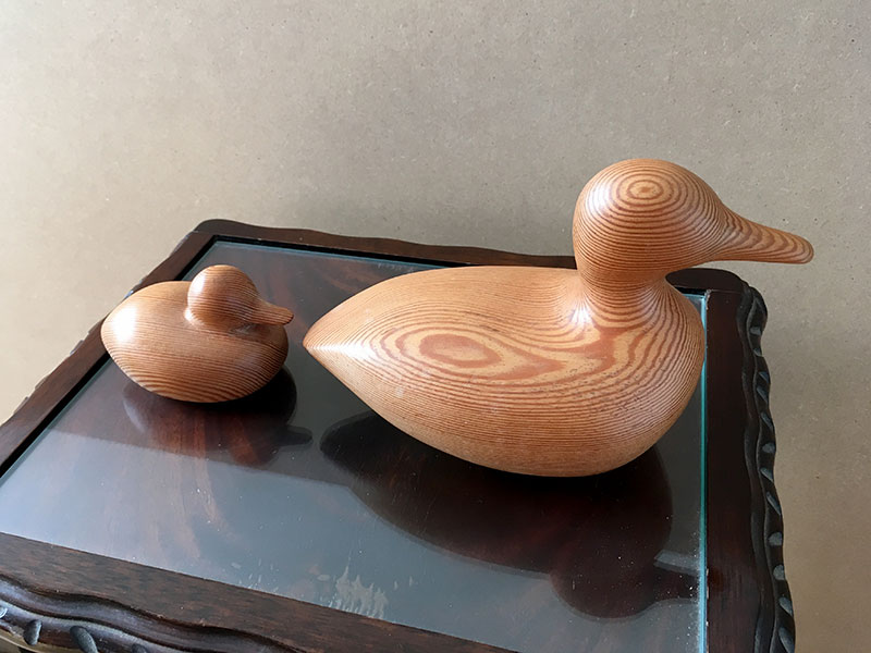 Woodcarving of two ducks